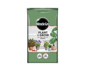 Miracle-Gro Plant & Grow House Plant Potting Compost Mix for All Plants, 6L - Feeds 6 Months, 25% Less Water, 119895
