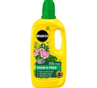 Miracle-Gro Pour and Feed Liquid Plant Food, 1L