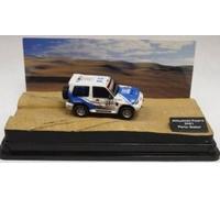 MITSUBISHI PAJERO DIORAMA PARIS/DAKAR 2001 1/72 Model Car by Hatchette