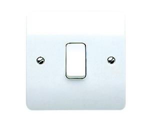 MK Logic Plus K4875WHI White Moulded 10A 1 Gang Intermediate Plate Switch