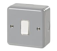 MK Metalclad Plus K3591 ALM 10A 1G Single Pole 2-Way Switch