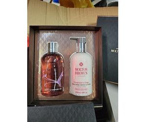 Molton Brown Gift Set Honeysuckle And White Tea - Pomegranate & Ginger 300ml
