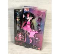 Monster High Draculaura Fashion Doll with Pet Count Fabulous and Accessories