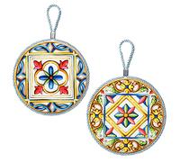 moorg Ceramic Hanging Plate Set of 2, Hanging Kitchen Decorations with Hook Sicilian Tiles Majolica Style Wall Plates 16 x 16 cm with Cork Back