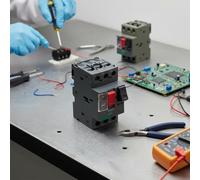 Motor starter switch for overload and short circuit For protection using thermal magnetic principle compatible with GV2 series motor circuit breakers (GV2ME20C13-18A)