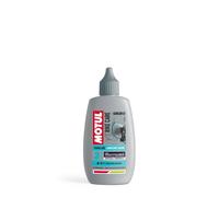 Motul Off Road Bike Chain Lube for Wet Use Wear and Rust Protection Ultra Waterproof Bottle with Drip Tip Bike Care Chain Lube Wet Off Road 100ml