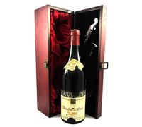 Moulin a Vent 'Cru Special' 1961 Averys (Red wine) vintage wine in a silk lined wooden box with four wine accessories, 1 x 750ml