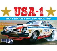 MPC 1974 Chevy Vega Bruce Larson USA-1 Pro Stock 828 1:25 Plastic Model Kit