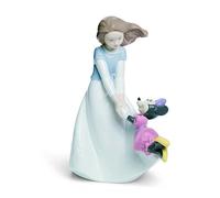 NAO Friends With Minnie. Porcelain Minnie Mouse (Disney) Figure.