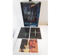 neca reel toys aliens arachnoid alien 9" action figure new in stock+postcards