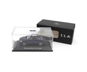 NEU Mercedes-Benz CLA C117 Coupe Diecast Model Car 1:43 Blue B66960387