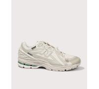 New Balance Men's 1906 GORE-TEX Trainers in Beige & Green, Logo Detail, Size: 10 UK 10 (EU 44½)