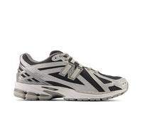 New Balance Unisex 1906R in White/Grey Synthetic, size 8.5