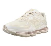 New Balance Unisex 2000 Sneakers, Beige/White, 8 Women/6.5 Men