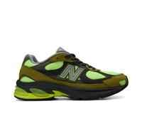 New Balance Unisex 2010 in Green Leather, size 7.5