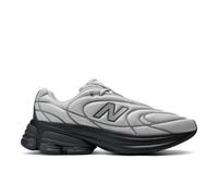 New Balance Unisex 5030 in Grey/Black Synthetic, size 7