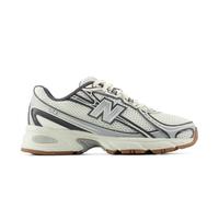 New Balance Unisex 740 in Beige/Grey Synthetic, size 7