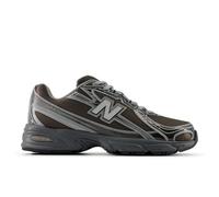 New Balance Unisex 740 in Black/Grey Synthetic, size 9