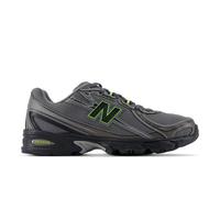 New Balance Unisex 740 in Grey/Green Synthetic, size 8.5