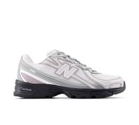 New Balance Unisex 740 in Grey Synthetic, size 6.5