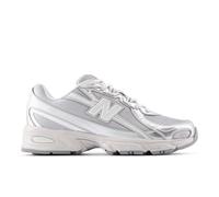 New Balance Unisex 740 in Grey Synthetic, size 9.5