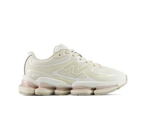New Balance Unisex Abzorb 2000 in Beige/White/Grey Synthetic, size 7.5