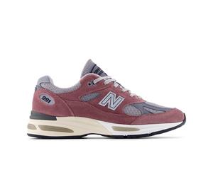 New Balance Unisex Made in UK 991V2 in Pink/Grey Suede/Mesh, size 9.5
