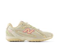 New Balance Unisex Warm Skies 204L in Orange/Beige/Green Synthetic, size 8