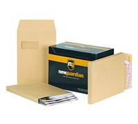 New Guardian Envelopes Heavyweight Peel and Seal with Window Gusset 25mm 130gsm Manilla C4 (Pack 100)