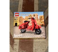 NEW Lego Creator Vespa (40517) Scooter Set - Retired New And Sealed