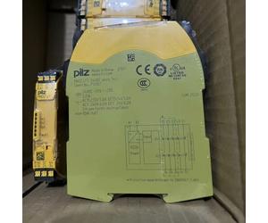 New Sealed Pilz PNOZ S7 C 24VDC 4N/O 1N/C Safety Relay 751107