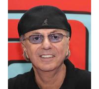 New York NY 10-4-2008Appearance in store by first-generation rocker Dion (Dion DiMucci) in support of new CD "Heroes: Giants of Early Guitar Rock"; tracks were personally handpicked by Dion. Photo by