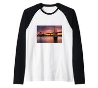 New York Sunset Magic Brooklyn Bridge Skyline Raglan Baseball Tee