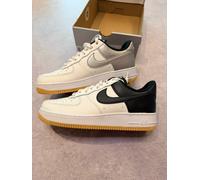 NIKE AIR FORCE 1 '07 LV8 SUMMIT WHITE / BLACK / SILVER SIZE UK 9.5 (IB6847 100)