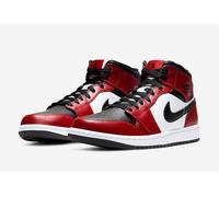 Air Jordan 1 Mid 'Chicago Black Toe' 554724-069 14
