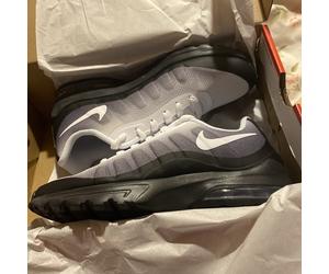 Nike Air Max Invigor trainers in sizes 6, and 7.5 New R.R.P £99.99 1 pair