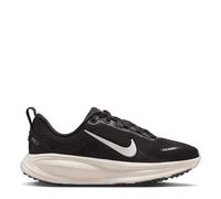 Nike Boys Vomero 18 Low Top Lace-Up Sneakers in Black/White - Size UK 4