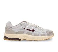 NIKE Men's P-6000Sneaker