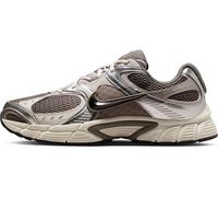 Nike Men's V5 RNR Sneaker, Cave Stone/Black/College Grey/, 9