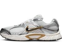 Nike Men's V5 RNR Sneaker, White/Medium Ash-Parachute Bei, 8.5 UK