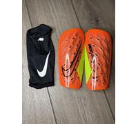 Nike Mercurial Lite Shin Guards Shin Pads hyper crimson/volt medium DN3611-830