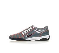 Nike Total 90 Men's Shoes (Smoke Grey/Bright Crimson/White/Black), Smoke Grey/Bright Crimson/White/Black, 13