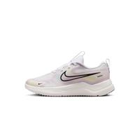 NIKE Unisex Kids Cosmic Runner Laufschuh Für Ältere KinderRunning Shoe | Lightweight and durable children's shoes with breathable mesh, soft cushioning and practical fastener.