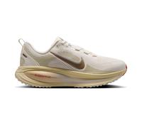 Nike Vomero 18 Neutral running shoe Women - cream, gold, Size 4,5