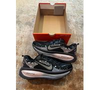 Nike Vomero 18 SE Black Metallic Dark Grey Size - UK6.5 Brand New HV1779 001