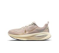 Nike Women's Vomero 18 Se Sneaker, Cream Ii/Metallic Gold Grain/Coconut Milk, 7