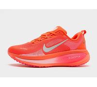 Nike Women's Vomero 18 Sneaker, Bright Crimson/White/Hyper Pink, 5.5 UK