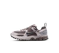 Nike Vomero 5 Older Kids' Shoes with Reflective Design Accents - Grey 3.5