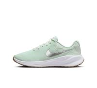 Nike Women's Revolution 7Sneaker