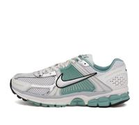 Nike Women's Zoom Vomero 5 News W Sneaker White/Grey/Platinum